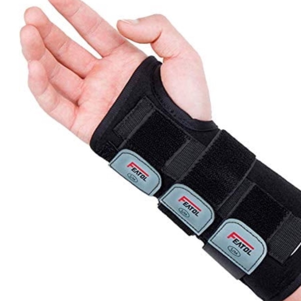Featol Wrist Brace Size Small/Medium For Right Hand - Breathable Material